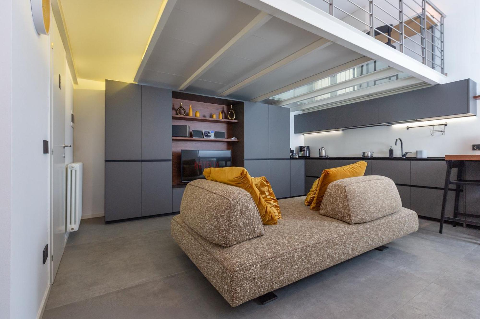 Artstay - Exclusive Apt Near Metro M1, Ac, Parking, Milan